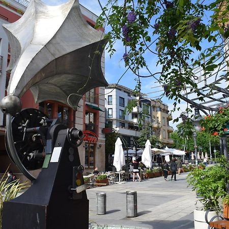 Top Center Apartment Gramophone With Private Parking Burgas Esterno foto