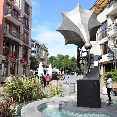 Top Center Apartment Gramophone With Private Parking Burgas Esterno foto