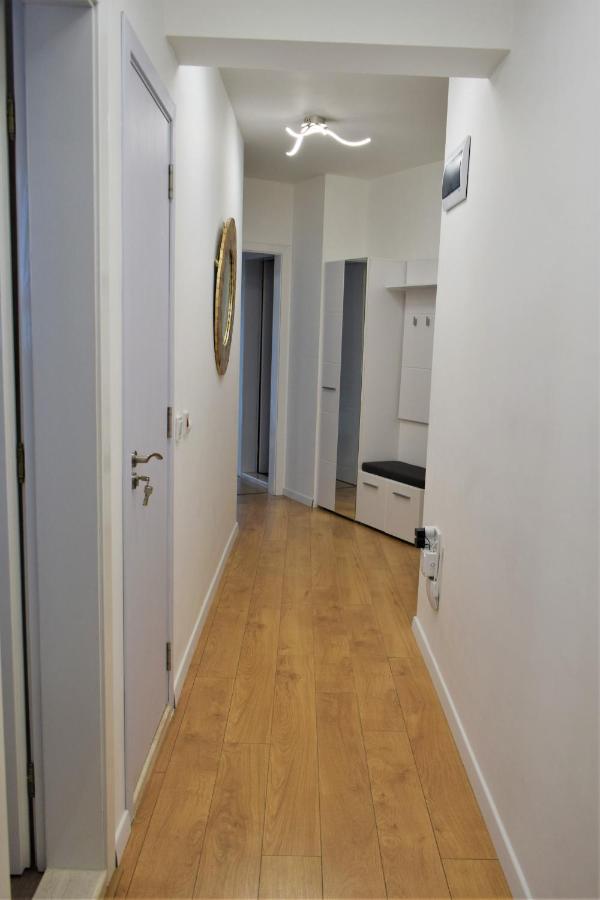 Top Center Apartment Gramophone With Private Parking Burgas Esterno foto