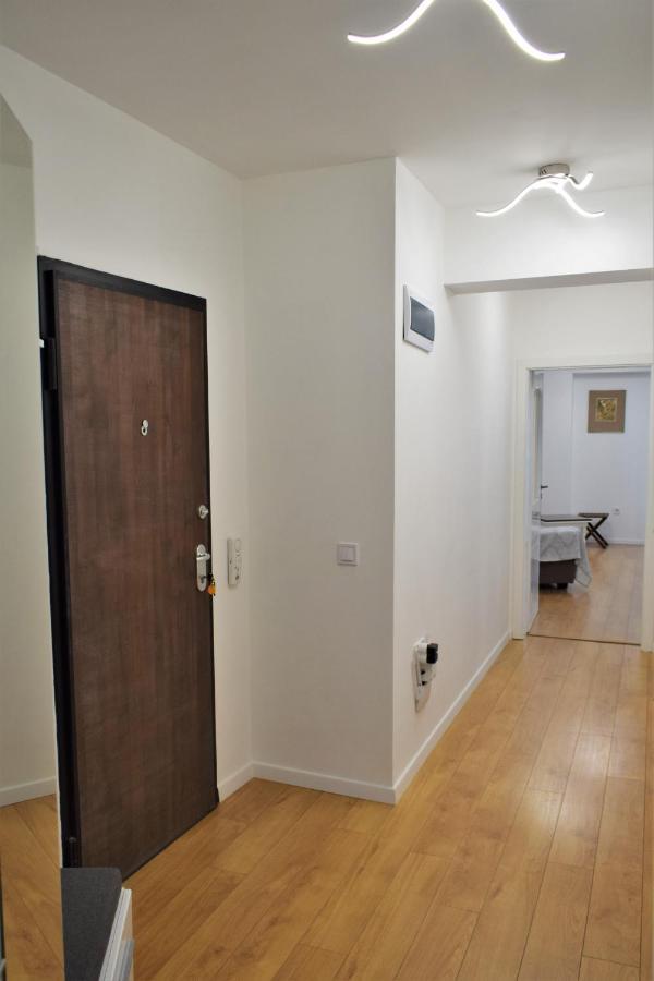 Top Center Apartment Gramophone With Private Parking Burgas Esterno foto