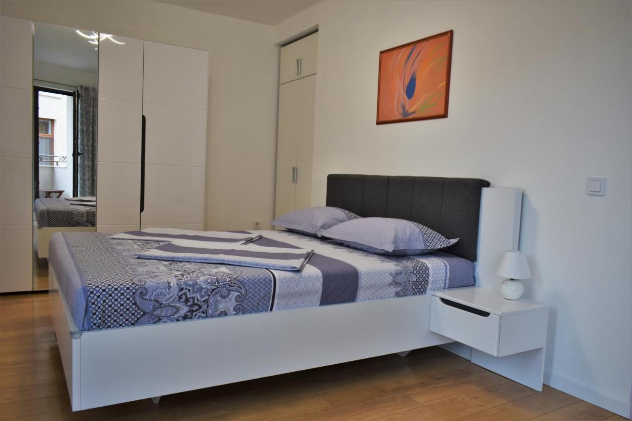 Top Center Apartment Gramophone With Private Parking Burgas Esterno foto