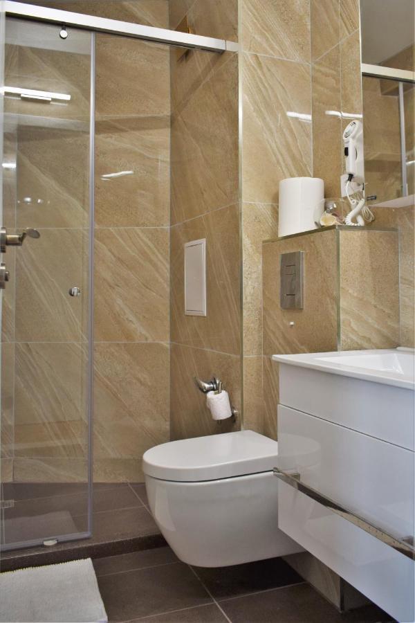 Top Center Apartment Gramophone With Private Parking Burgas Esterno foto
