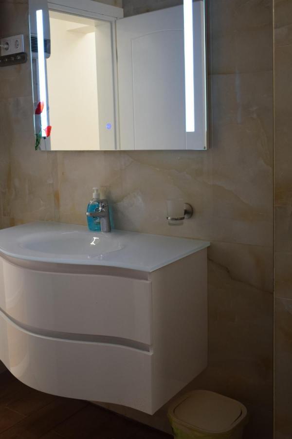 Top Center Apartment Gramophone With Private Parking Burgas Esterno foto
