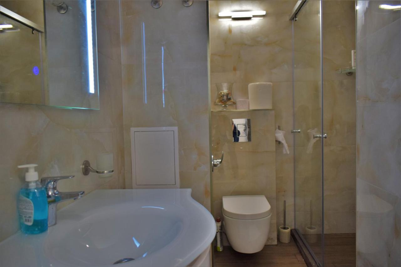 Top Center Apartment Gramophone With Private Parking Burgas Esterno foto